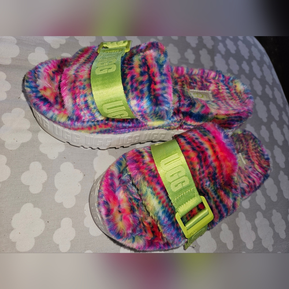 UGG Fluffitta Pixelate RAINBOW SZ6.5